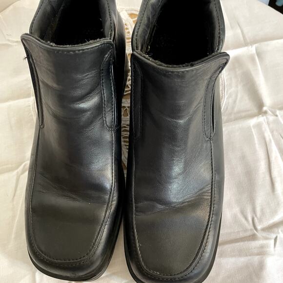 LL Bean Bootie Size 8 Leather? Black Women's shoes pull-on - Picture 2 of 7